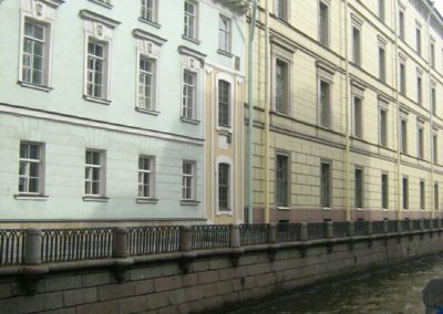 A better view of the uncovered section of wall Nicola touches to see Peter the Great's Winter Palace